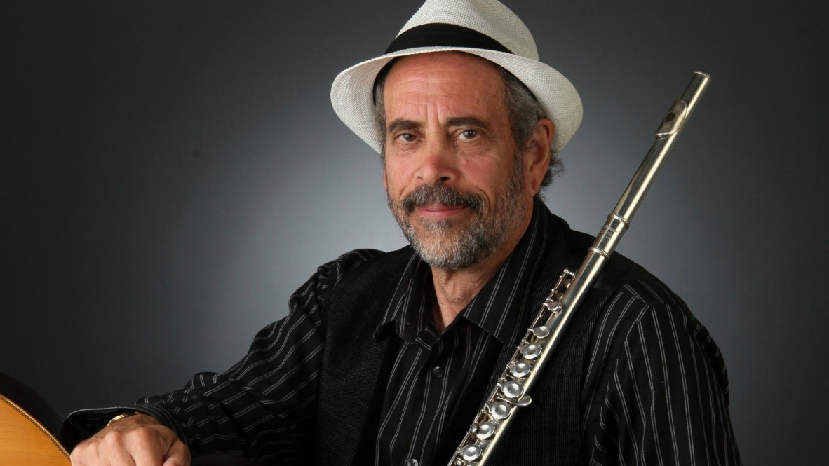 Outdoor Concert: Sing Down Memory Lane with LJ Slavin